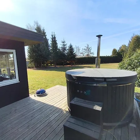 Renovated With Hot Tub Marielyst