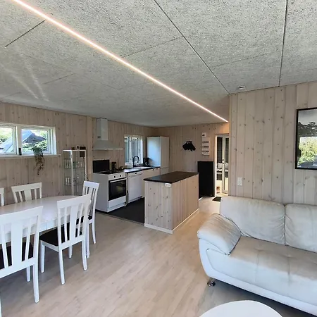 Renovated With Hot Tub Marielyst * Bøtø By