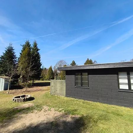 Hébergement de vacances Renovated With Hot Tub Marielyst Bøtø By